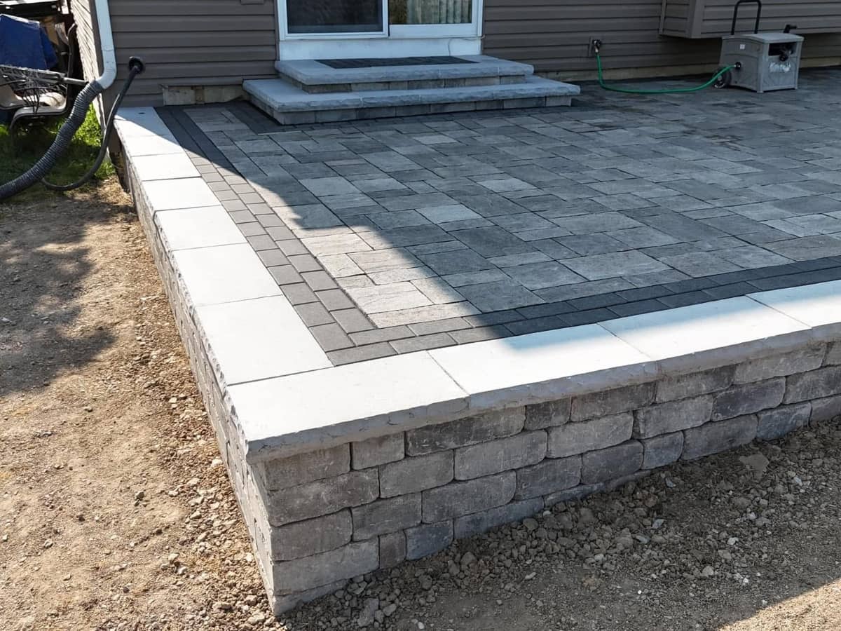 retaining wall hardscaping